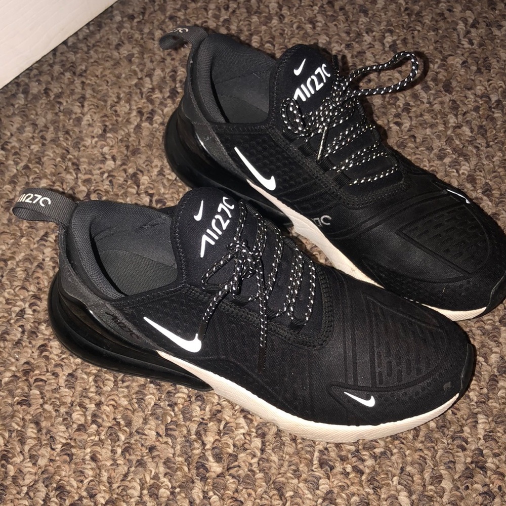 Women’s size 8 1/2 Nike Airmax 270